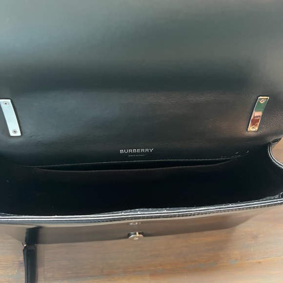 Burberry Small Horseferry Print
Quilted Lola Bag - Picture 6 of 14